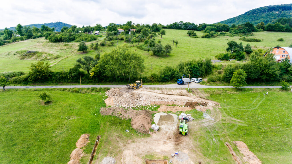 HOW TO BUY COMMERCIAL LAND IN FLORIDAfoundation for a new house.
